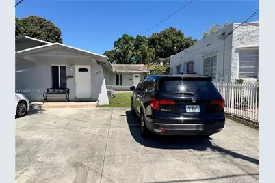1781 NW 16th St, Miami, FL 33125 - Photo 20