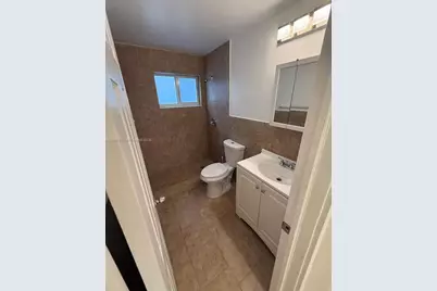 1781 NW 16th St, Miami, FL 33125 - Photo 8