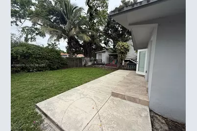 1781 NW 16th St, Miami, FL 33125 - Photo 4