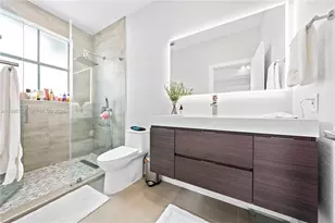 7827 NW 116th Ave, Doral, FL 33178 - Photo 6