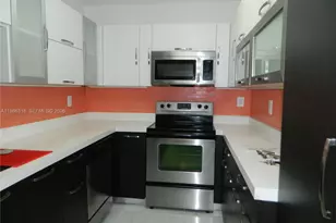 8261 NW 8th St, Miami, FL 33126 - Photo 6