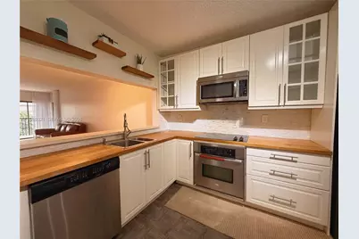 511 Ives Dairy Rd #301-6, Miami, FL 33179 - Photo 4