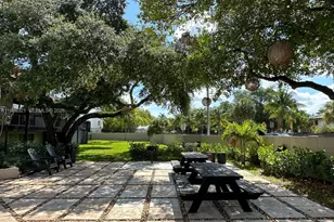 511 Ives Dairy Rd, Miami, FL 33179 - Photo 52