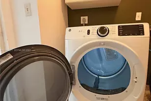 511 Ives Dairy Rd, Miami, FL 33179 - Photo 30