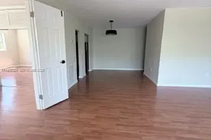 2640 NE 135th St, North Miami, FL 33181 - Photo 8