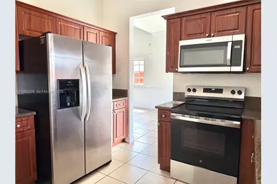 20336 SW 87th Pl, Cutler Bay, FL 33189 - Photo 6