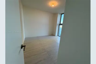 77 SE 5 St #2015, Miami, FL 33131 - Photo 14