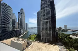 77 SE 5th St, Miami, FL 33131 - Photo 40