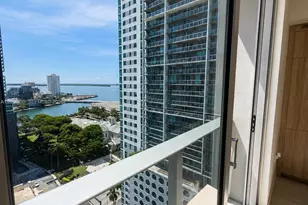 77 SE 5th St, Miami, FL 33131 - Photo 22