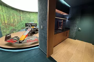 77 SE 5 St, Miami, FL 33131 - Photo 48