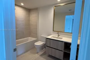 77 SE 5th St, Miami, FL 33131 - Photo 28