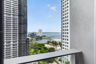 77 SE 5th St, Miami, FL 33131 - Photo 16