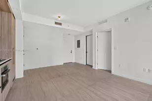 77 SE 5th St, Miami, FL 33131 - Photo 20