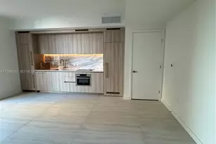 77 SE 5 St, Miami, FL 33131 - Photo 12