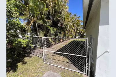 9950 SW 35th Ter, Miami, FL 33165 - Photo 46
