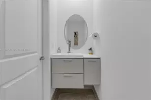 21068 NE 8th Ave, Miami, FL 33179 - Photo 22