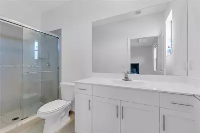 21068 NE 8th Ave, Miami, FL 33179 - Photo 24