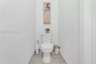 21068 NE 8th Ave, Miami, FL 33179 - Photo 14