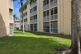 400 W Village Green Cir W, Palm Springs, FL 33461 - Photo 24