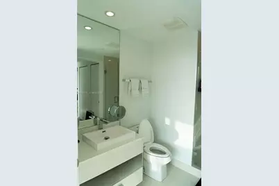 55 SW 9th St #3607, Miami, FL 33130 - Photo 14