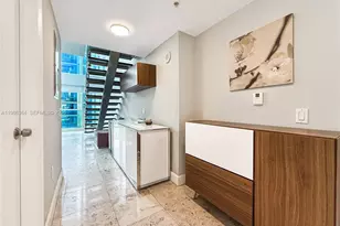 41 SE 5th St, Miami, FL 33131 - Photo 20