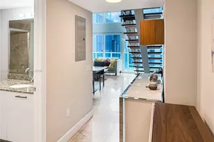 41 SE 5th St, Miami, FL 33131 - Photo 18