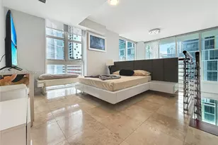 41 SE 5th St, Miami, FL 33131 - Photo 8