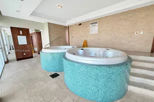 41 SE 5th St, Miami, FL 33131 - Photo 36