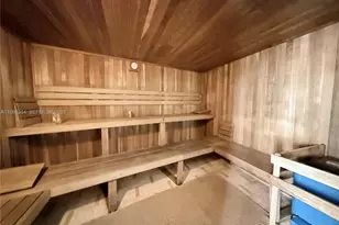 41 SE 5th St, Miami, FL 33131 - Photo 38