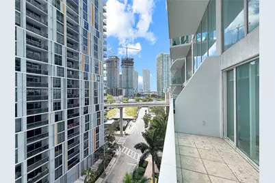 41 SE 5th St #602, Miami, FL 33131 - Photo 24