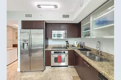 41 SE 5th St #602, Miami, FL 33131 - Photo 4