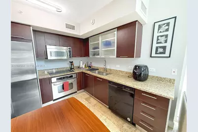 41 SE 5th St #602, Miami, FL 33131 - Photo 6