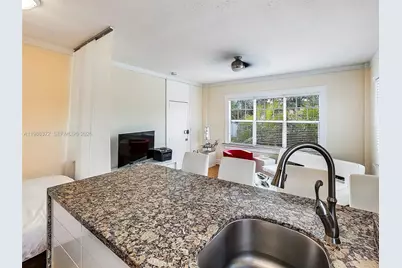 1611 Michigan Ave #10, Miami Beach, FL 33139 - Photo 10
