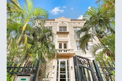 1611 Michigan Ave #10, Miami Beach, FL 33139 - Photo 2