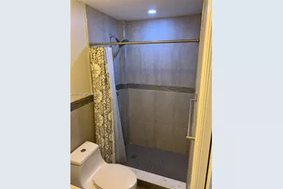 40 Olive Dr #1, Hialeah, FL 33010 - Photo 4