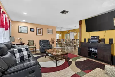 6719 NW 70th Ct, Tamarac, FL 33321 - Photo 6