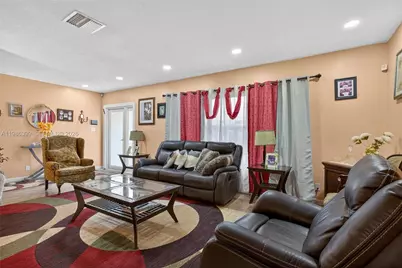 6719 NW 70th Ct, Tamarac, FL 33321 - Photo 4