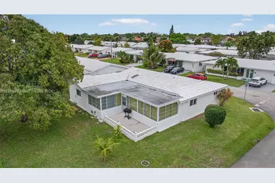6719 NW 70th Ct, Tamarac, FL 33321 - Photo 16