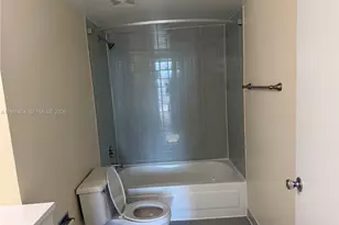 915 NW 1st Ave, Miami, FL 33136 - Photo 8