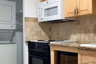 7910 N Colony Cir N, Tamarac, FL 33321 - Photo 12