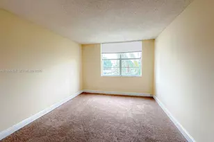 484 NW 165th St Rd, Miami, FL 33169 - Photo 16