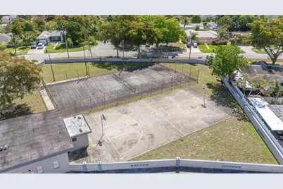 815 SW 50th Ter, Margate, FL 33068 - Photo 38