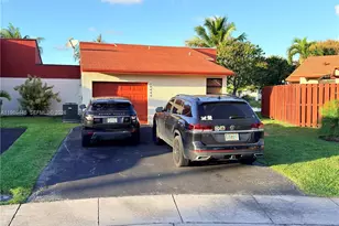 10025 SW 16th St, Pembroke Pines, FL 33025 - Photo 1