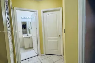 8346 NW 10th St, Miami, FL 33126 - Photo 18