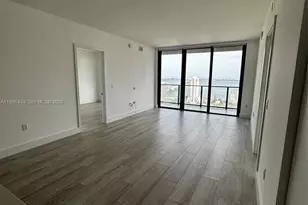 121 NE 34th St, Miami, FL 33137 - Photo 10