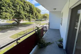 13685 NE 10th Ave, North Miami, FL 33161 - Photo 6