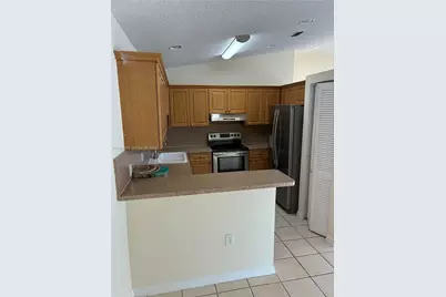 8273 NW 188th Ter, Hialeah, FL 33015 - Photo 6