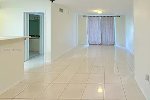 677 SW 111th Ave, Pembroke Pines, FL 33025 - Photo 2