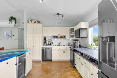 6501 Oceanview Ave, Marathon, FL 33050 - Photo 8