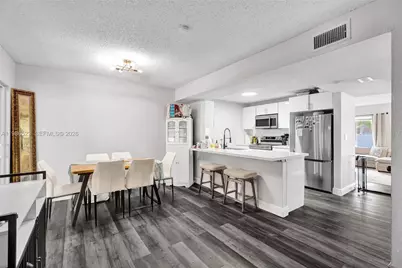 7402 NW 75th St, Tamarac, FL 33321 - Photo 18